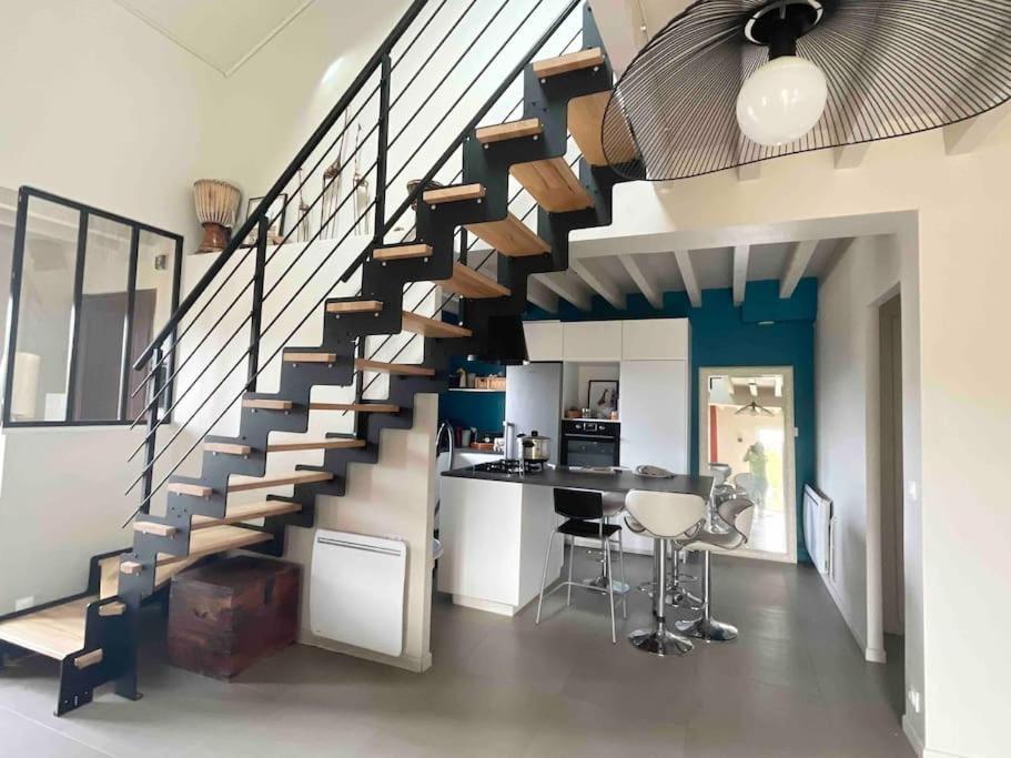 Maison Entre Lacs Et Forets Montréal La Cluse エクステリア 写真