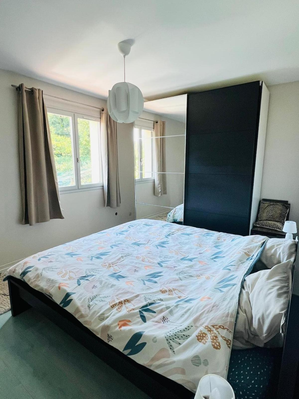 Maison Entre Lacs Et Forets Montréal La Cluse エクステリア 写真